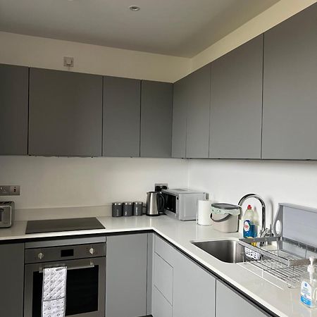 Stylish 2 Bedrooms, 2 Bathrooms With Workspace In Milton Keynes Exteriér fotografie