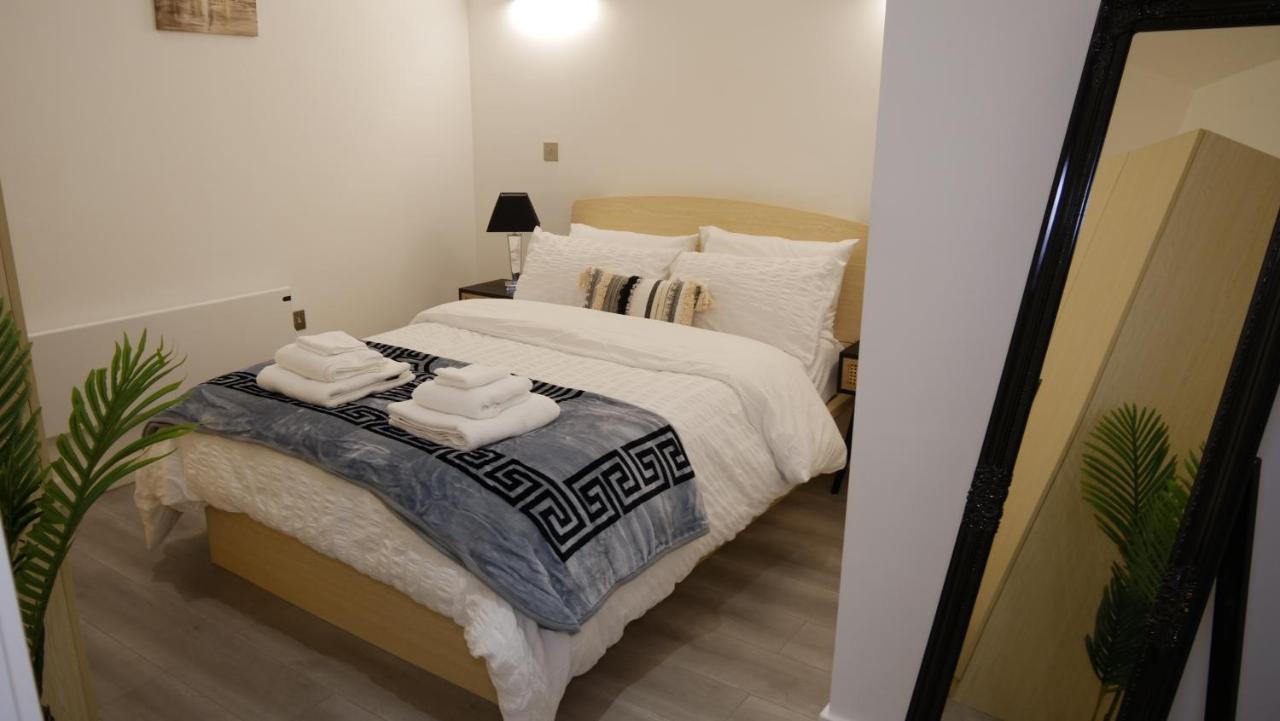 Stylish 2 Bedrooms, 2 Bathrooms With Workspace In Milton Keynes Exteriér fotografie