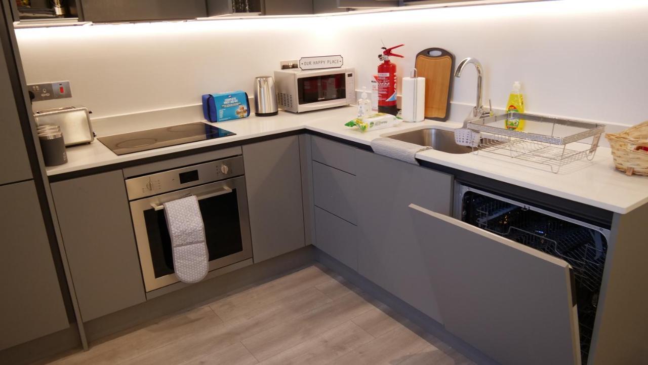 Stylish 2 Bedrooms, 2 Bathrooms With Workspace In Milton Keynes Exteriér fotografie
