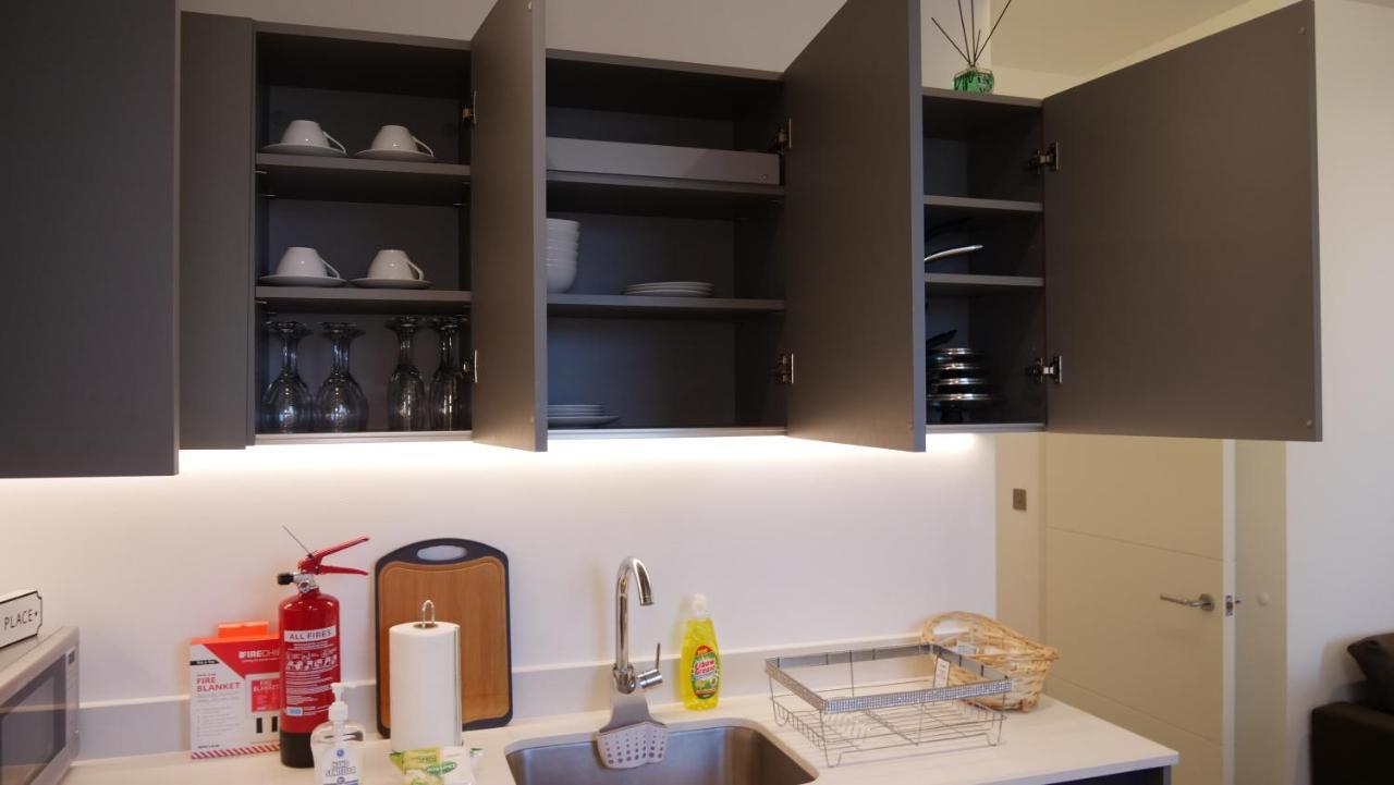Stylish 2 Bedrooms, 2 Bathrooms With Workspace In Milton Keynes Exteriér fotografie