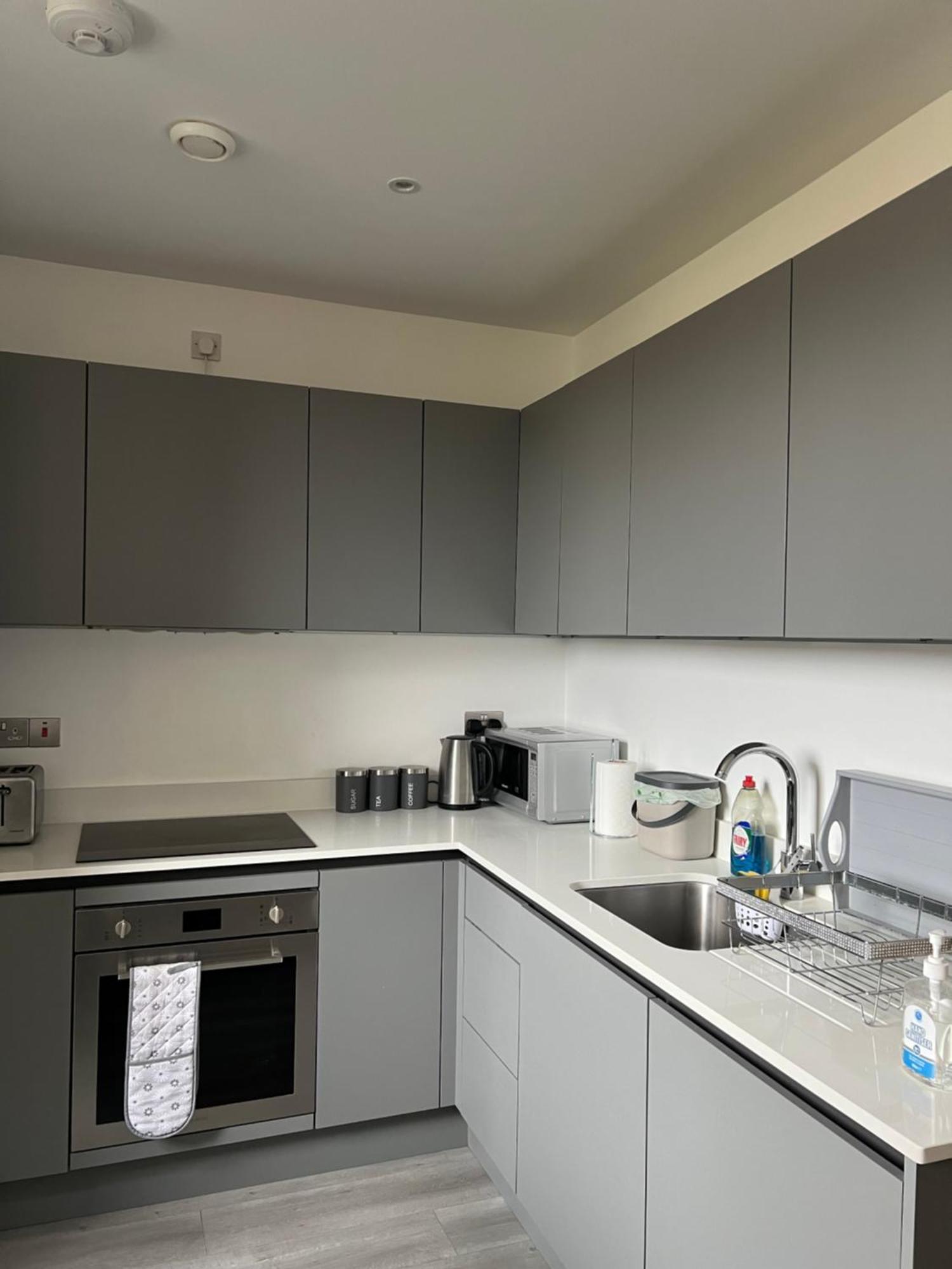 Stylish 2 Bedrooms, 2 Bathrooms With Workspace In Milton Keynes Exteriér fotografie